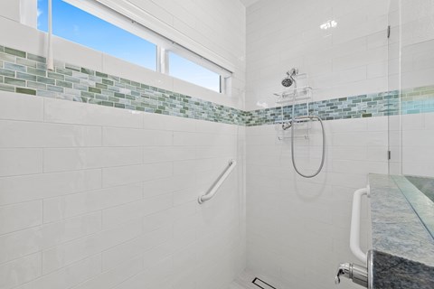 560 Diana Ave 4 Beds Apartment for Rent