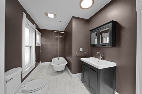 335 W 2Nd Ave 2 Beds Apartment for Rent