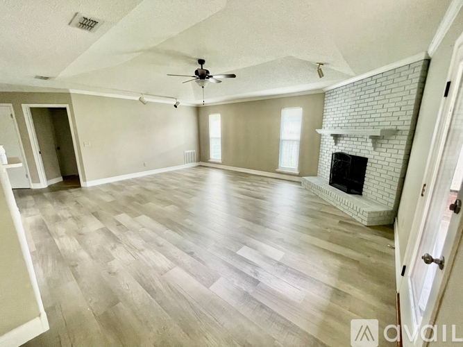 10439 Inverness Dr 3 Beds Single Family Home for Rent - Photo gallery 2