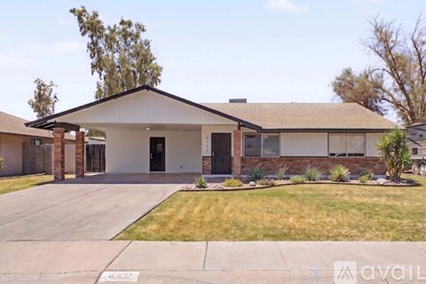 1432 S Oracle 3 Beds Apartment for Rent