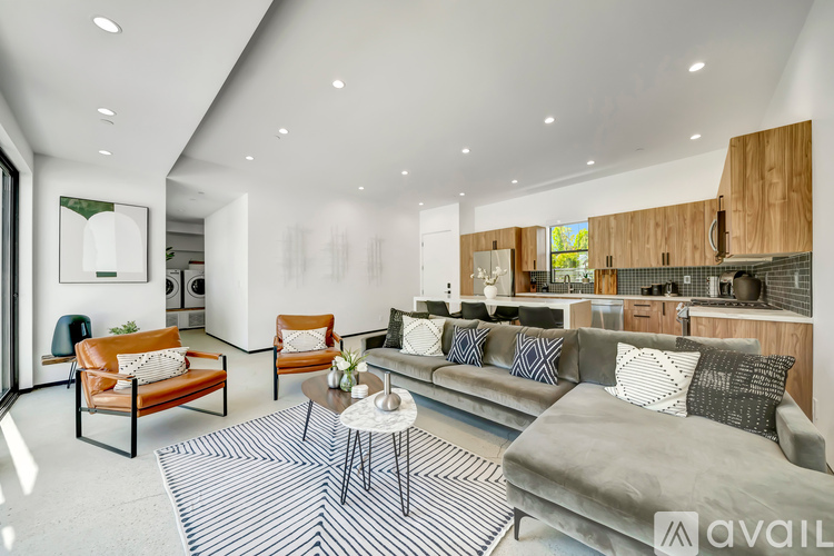 5450 Oakdale Ave 3 Beds Single Family Home for Rent - Photo gallery 2