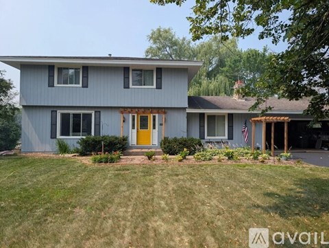 2755 Olive Lane North 5 Beds Apartment for Rent
