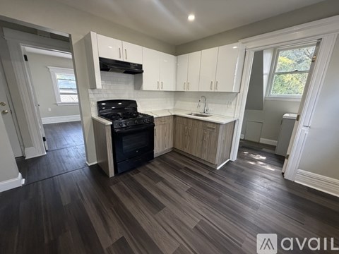 76 Ridge St 3 Beds Apartment for Rent