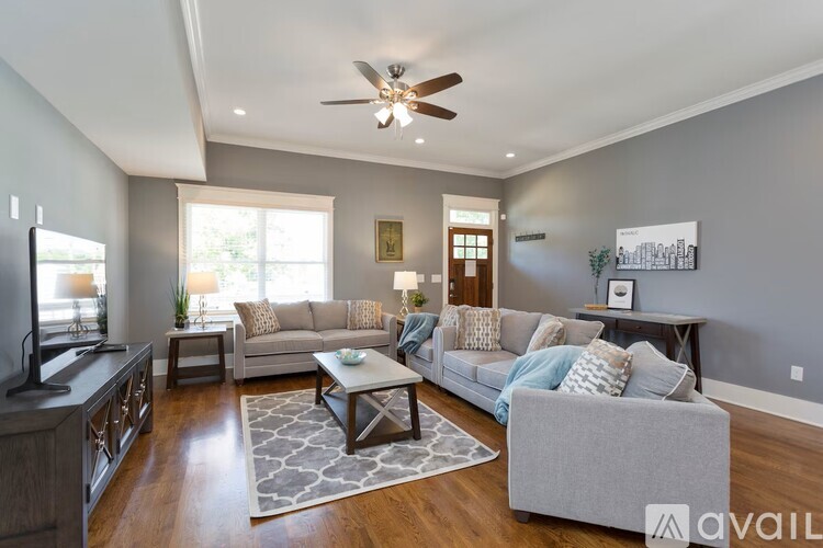 1413B Meridian St 4 Beds Single Family Home for Rent - Photo gallery 2