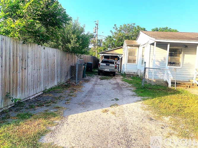 2017 Yale St 4 Beds Single Family Home for Rent - Photo gallery 4