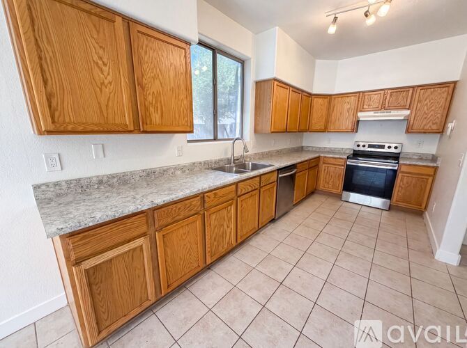 801 S Bedford Dr 4 Beds Single Family Home for Rent - Photo gallery 2