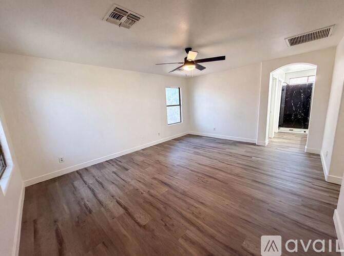 801 S Bedford Dr 4 Beds Single Family Home for Rent - Photo gallery 4