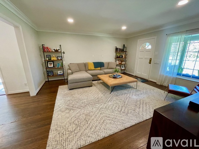 718 West Colorado Boulevard 3 Beds Single Family Home for Rent - Photo gallery 5