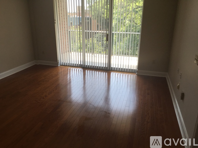 300 W 5th St 1 Condo for Rent - Photo gallery 3