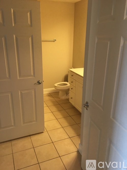 300 W 5th St 1 Condo for Rent - Photo gallery 4