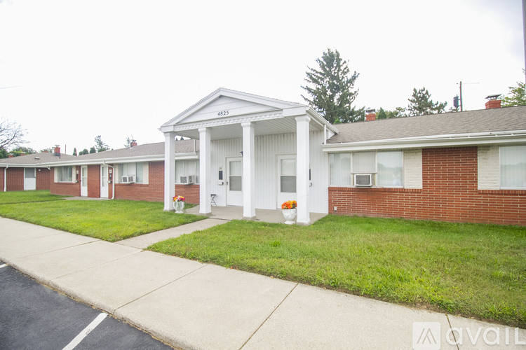 4825 Hill Ave 1 Apartment for Rent - Photo gallery 1
