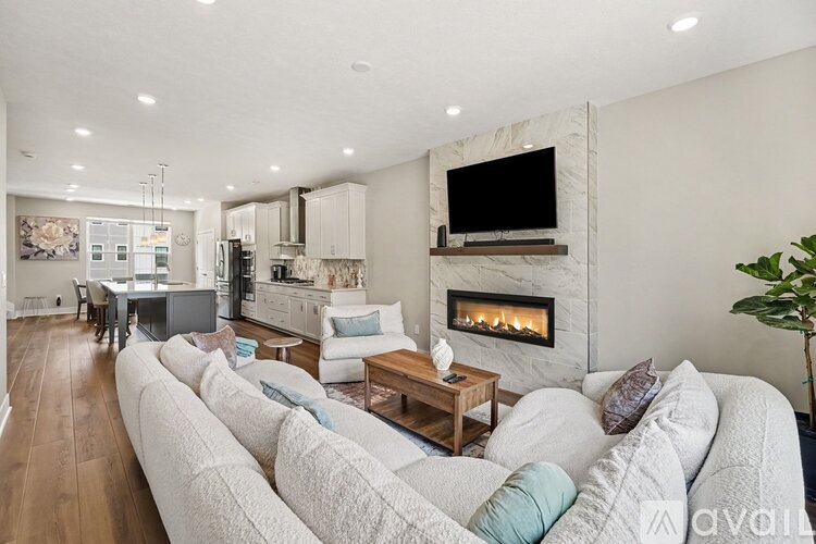6403 Coverage Ct 4 Beds Townhouse for Rent - Photo gallery 4