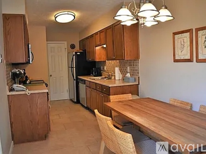 Meadow Lane Northeast 3 Beds Townhouse for Rent - Photo gallery 1