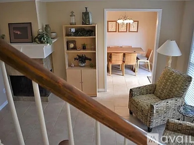 Meadow Lane Northeast 3 Beds Townhouse for Rent - Photo gallery 2