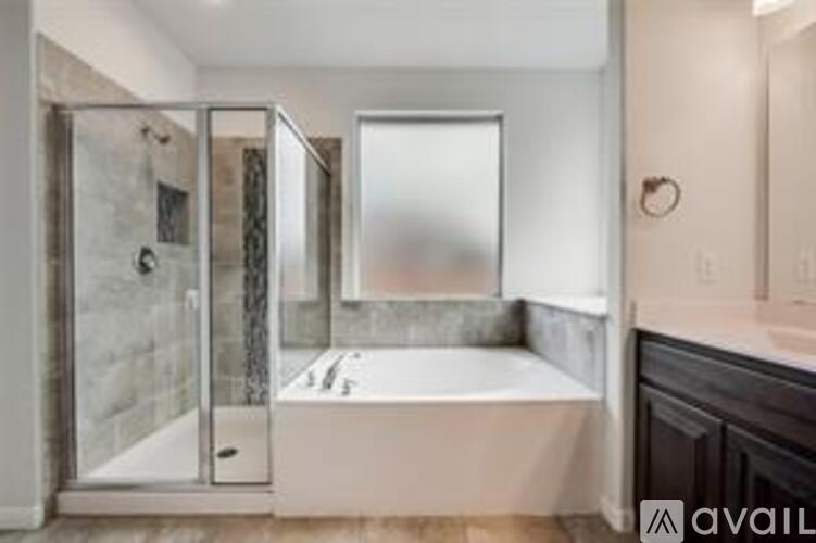 9112 Stormcrow Dr 4 Beds Single Family Home for Rent - Photo gallery 4