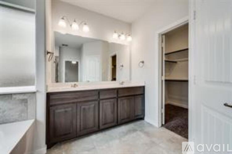 9112 Stormcrow Dr 4 Beds Single Family Home for Rent - Photo gallery 5