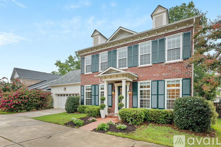 1025 North Sharon Amity Road 5 Beds Single Family Home for Rent - Photo gallery 1