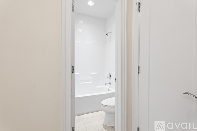1025 North Sharon Amity Road 5 Beds Single Family Home for Rent - Photo gallery 5