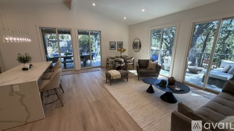 395 Nob Hill Drive 5 Beds Apartment for Rent