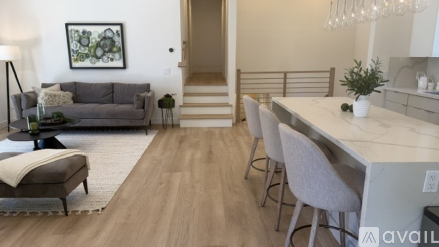 395 Nob Hill Drive 5 Beds Single Family Home for Rent - Photo gallery 3