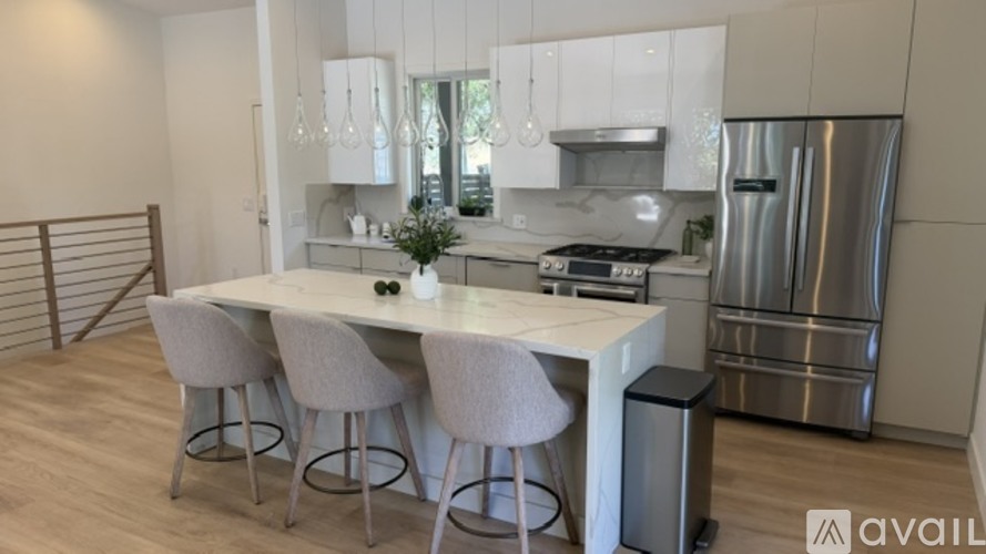 395 Nob Hill Drive 5 Beds Single Family Home for Rent - Photo gallery 4