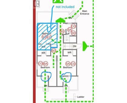 A diagram of a house with the main entrance and bedrooms labeled.