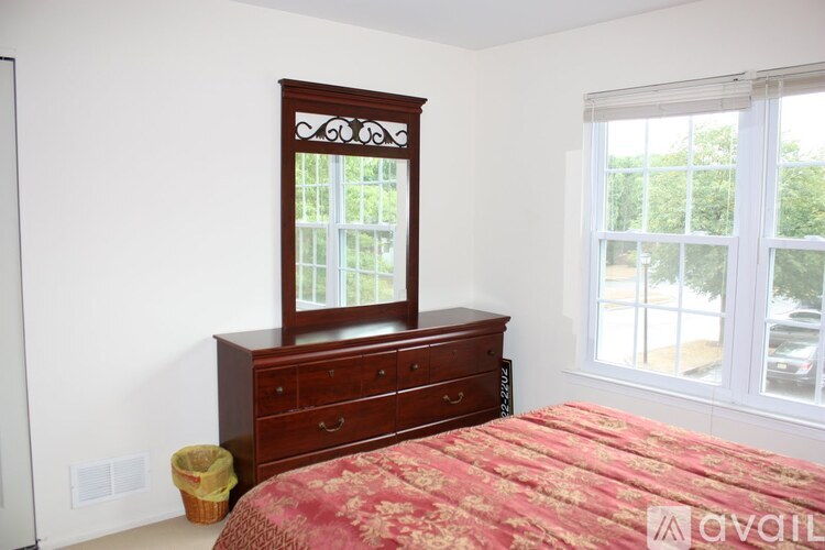44 Whitby Circle 3 Beds Townhouse for Rent - Photo gallery 2