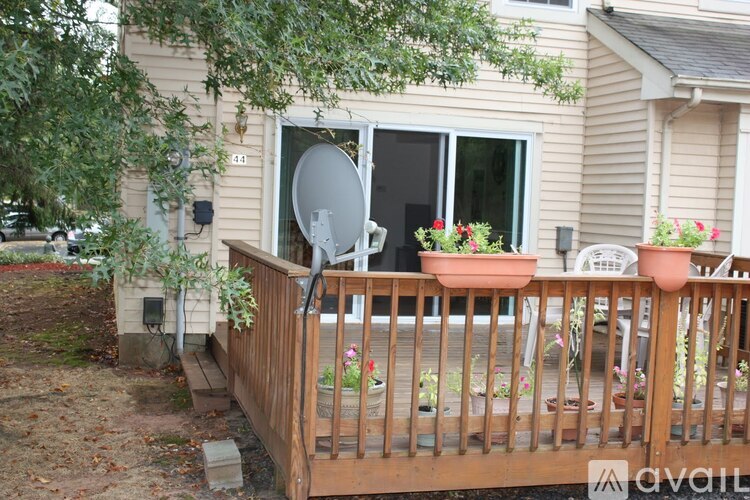 44 Whitby Circle 3 Beds Townhouse for Rent - Photo gallery 5