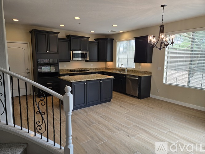3922 East Cat Balue Drive 3 Beds Single Family Home for Rent - Photo gallery 2