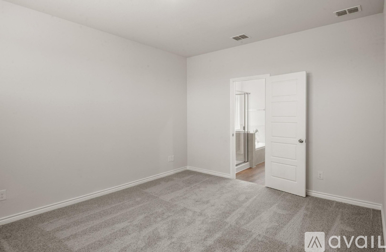 7809 White Spruce Lane 4 Beds Single Family Home for Rent - Photo gallery 2