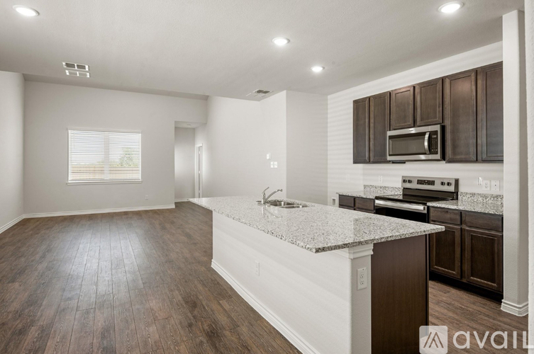 7809 White Spruce Lane 4 Beds Single Family Home for Rent - Photo gallery 3