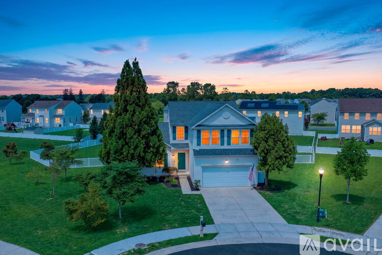 40 Milo Court 5 Beds Single Family Home for Rent - Photo gallery 1