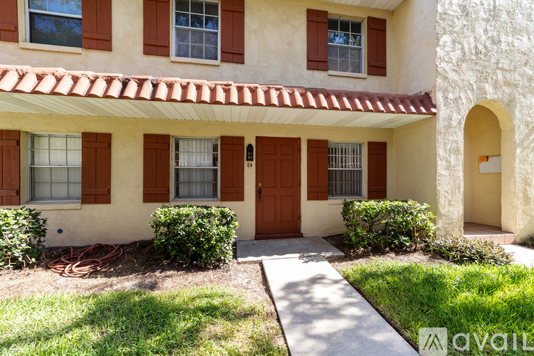 1112 West Main Street 2 Beds Apartment for Rent - Photo gallery 1