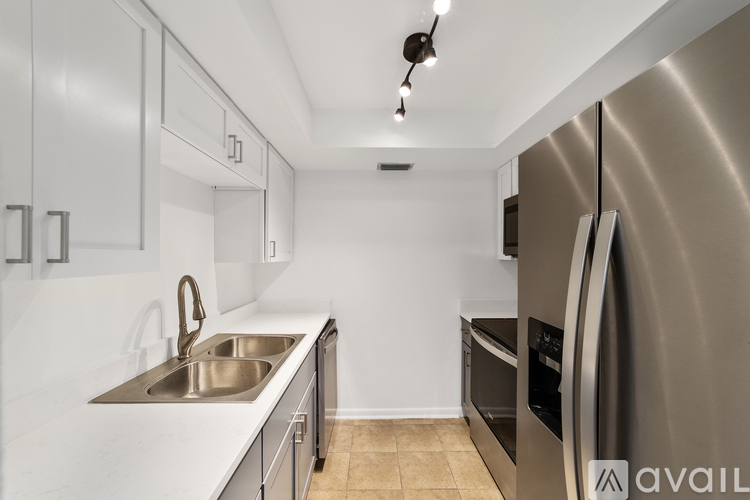 1112 West Main Street 2 Beds Apartment for Rent - Photo gallery 5