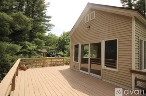 109 Strong Street 4 Beds Apartment for Rent