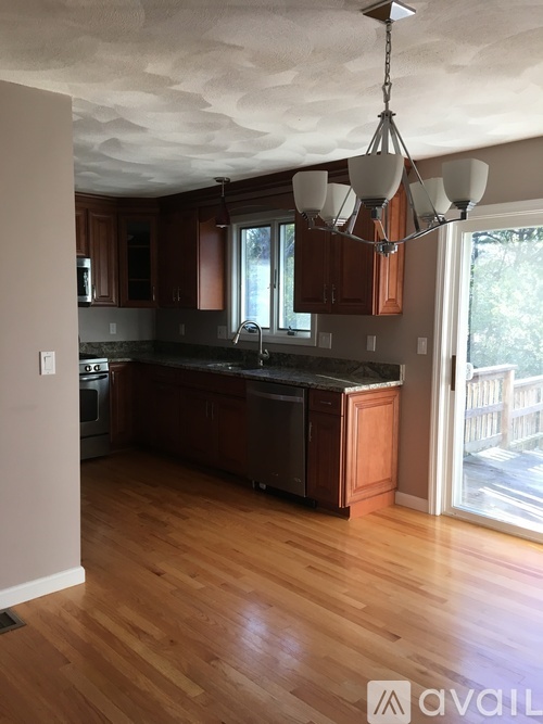 1081 Main St 3 Beds Single Family Home for Rent - Photo gallery 1