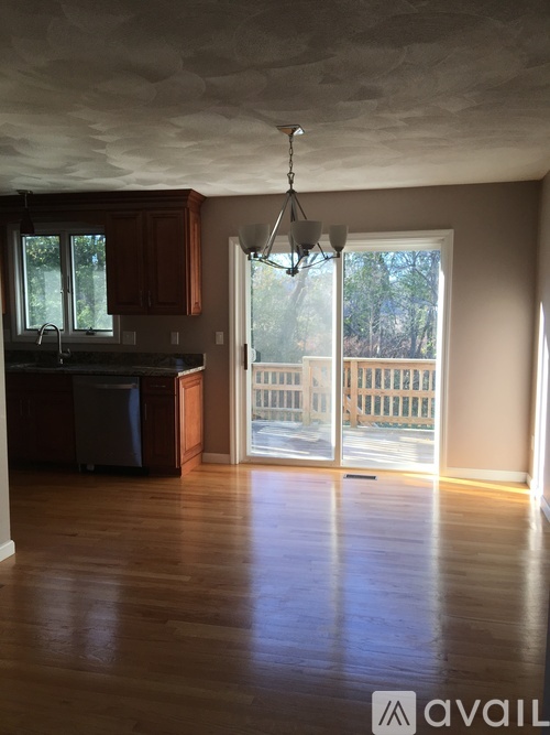 1081 Main St 3 Beds Single Family Home for Rent - Photo gallery 3