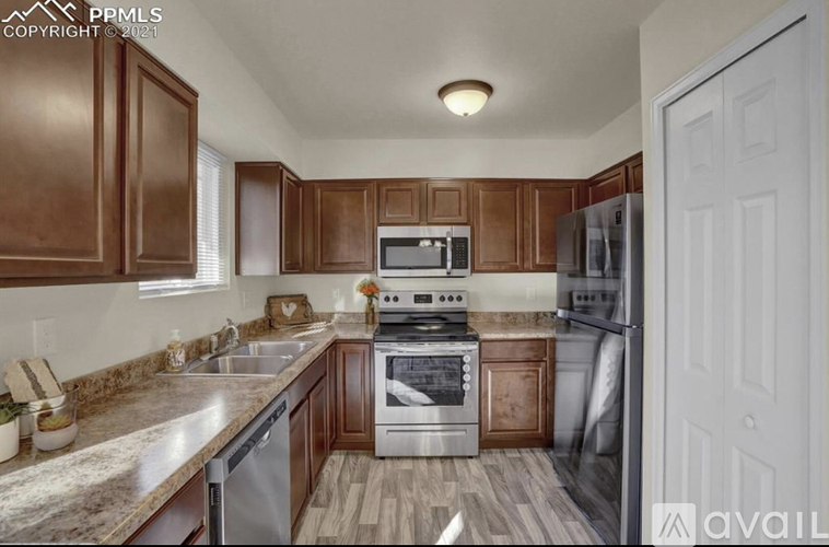 6620 Grand Valley Drive 4 Beds Single Family Home for Rent - Photo gallery 3