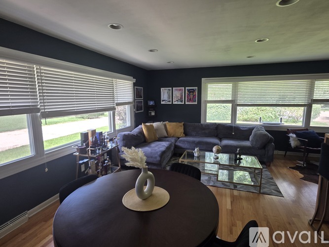 331 E Lake Ave 4 Beds Single Family Home for Rent - Photo gallery 4