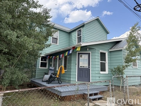 610 Poplar St 3 Beds Apartment for Rent