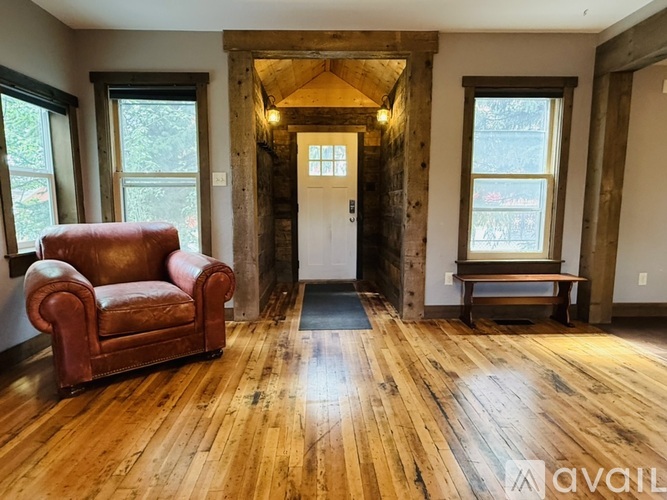 610 Poplar St 3 Beds Single Family Home for Rent - Photo gallery 5