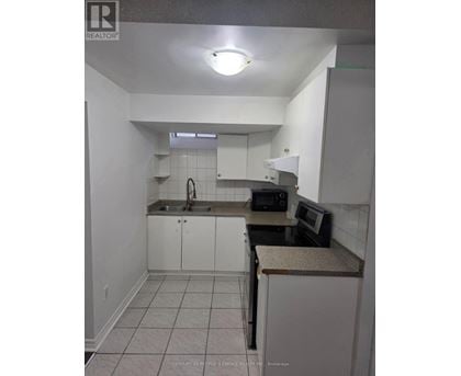 BSMT - 84 ALFONSO CRESCENT E 2 Beds House for Rent - Photo gallery 1