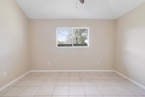 1402 Shakespeare Court 4 Beds Apartment for Rent