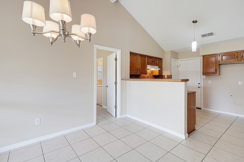 1402 Shakespeare Court 4 Beds Apartment for Rent