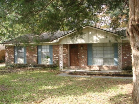 826 Aken Dr 3 Beds Apartment for Rent