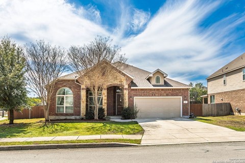8267 Mystic Chase 3 Beds Apartment for Rent