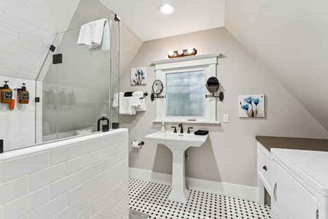 201 Crest Cir 3 Beds Apartment for Rent