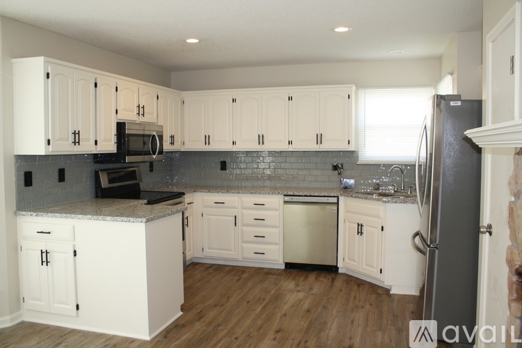 15454 Foster 3 Beds Single Family Home for Rent - Photo gallery 4