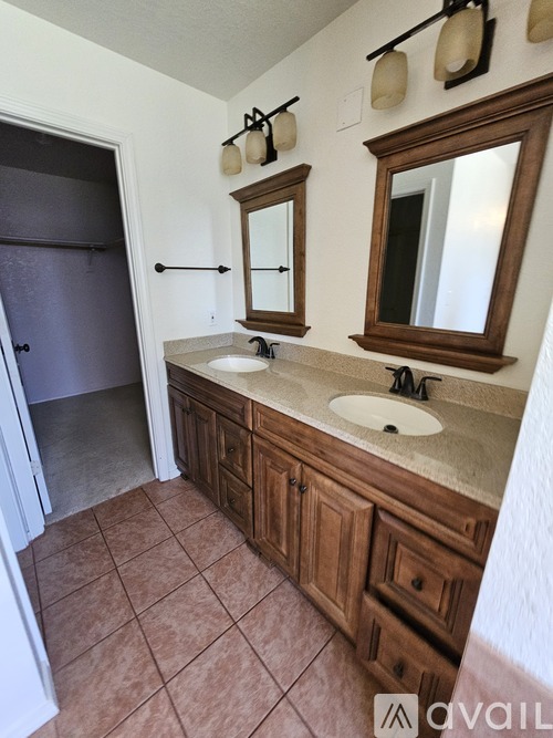 982 West Springer Drive 3 Beds Single Family Home for Rent - Photo gallery 5