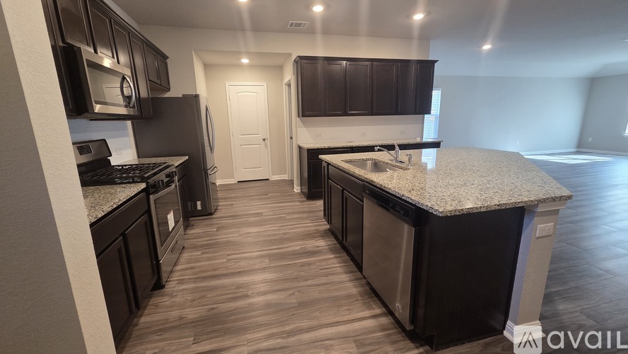 137 Arrowhead Vine St 4 Beds Single Family Home for Rent - Photo gallery 4